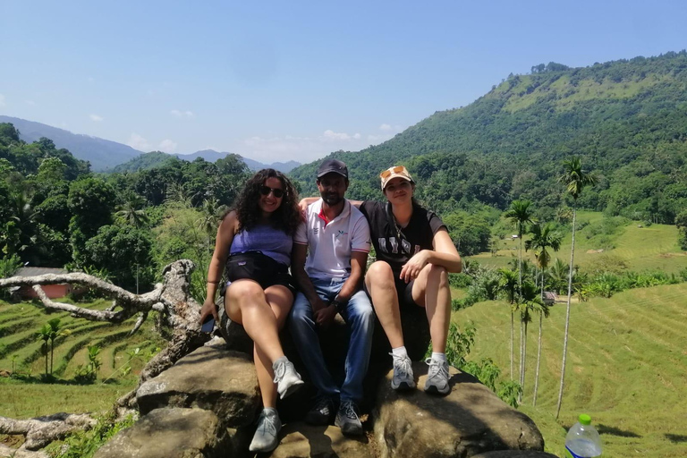 Kandy: Knuckles Mountain Range Full-Day Hike with Lunch