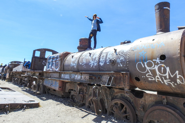 Multi-Day Uyuni Salt Flats Adventure Round-Trip from La Paz ENGLISH TOUR