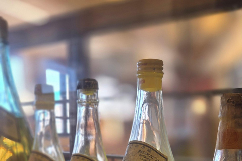 Osaka: tour privato di una distilleria di sakè con degustazioniOsaka: tour privato di una distilleria di sakè con degustazione