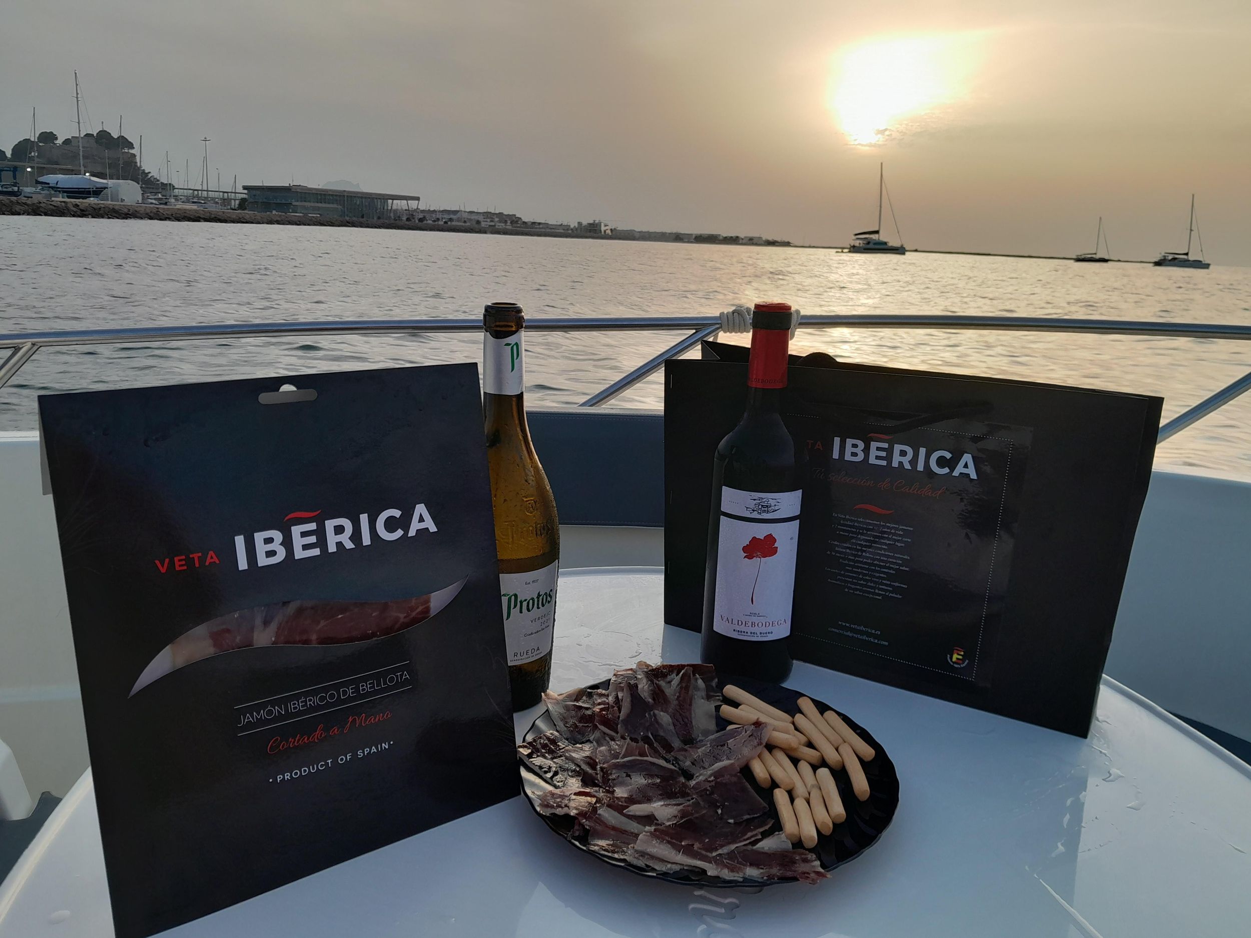 Exklusive Gourmet-Bootsfahrt nach Dénia und Jávea mit allem inklusive.
