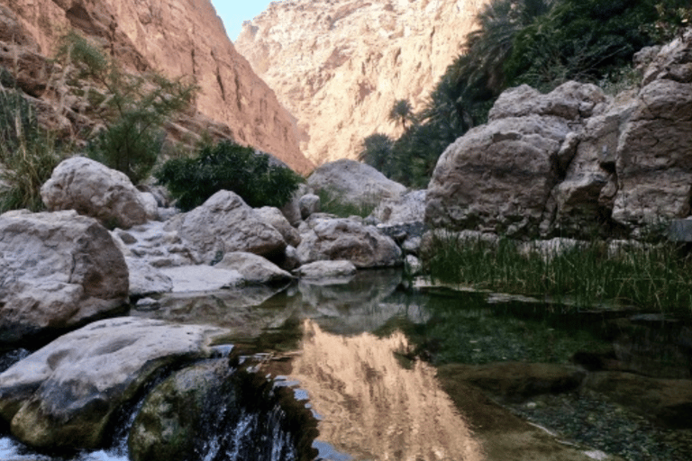 Wadi Shab & Bimmah Sinkhole... Oman's natural waterpools Wadi Shab & Bimmah Sinkhole...with Lunch