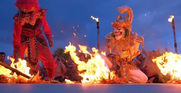 Bali: Kecak Fire Dance Entry Ticket and Uluwatu Temple