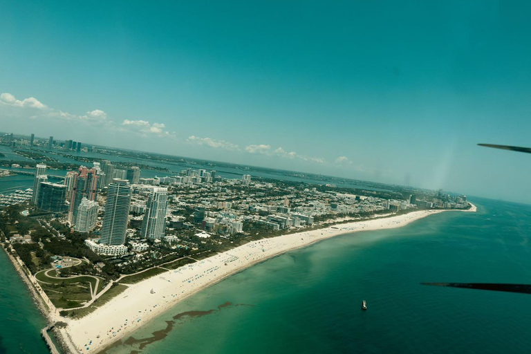 Miami Beach & Ocean Views: Private Air Tour for group of 4.