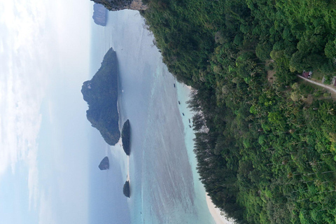 Krabi: Small Group Boat Tour to James Bond & Hong Islands