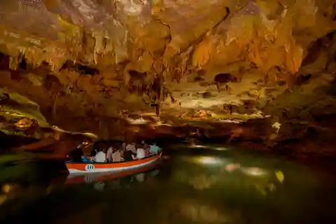Da Valencia: tour guidato delle grotte di San José e giro in barca