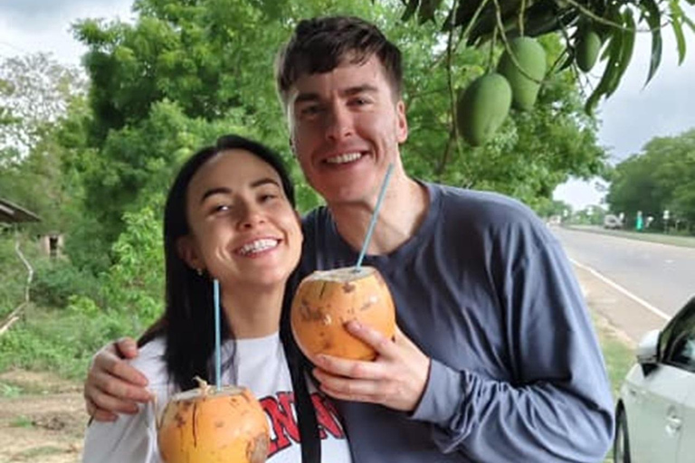 Galle: Colombo Airport Transfer with Ambalangoda Mask Museum