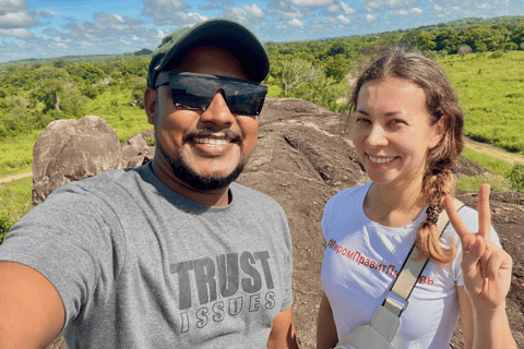 Sigiriya: Village Tour with Minneriya Jeep Safari