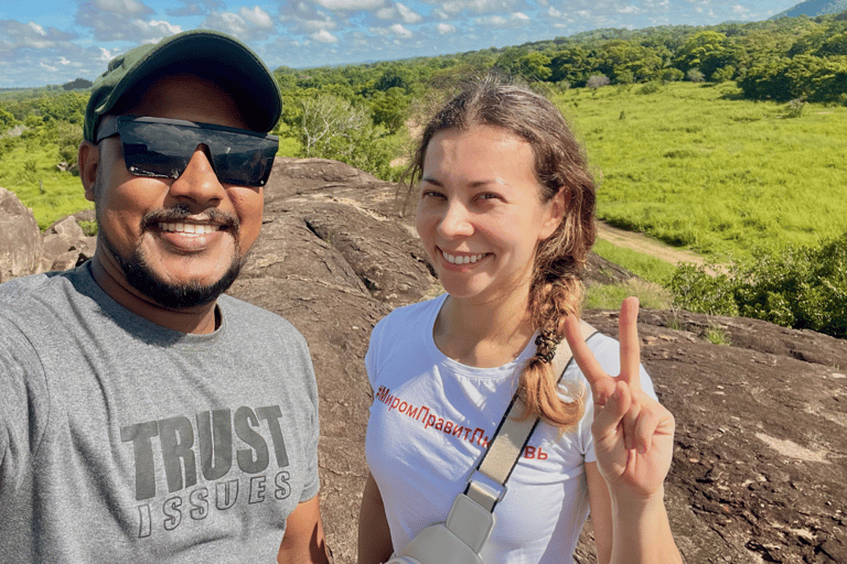 Sigiriya: Village Tour with Minneriya Jeep Safari