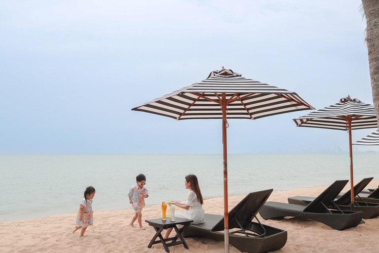 Día completo en la playa de Pattaya con almuerzo Halal y puesta de sol en la azoteaÚnete a la playa de Pattaya con un almuerzo Halal y una puesta de sol en la azotea