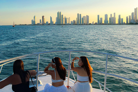 Carthagène : visite de la baie avec open bar, coucher de soleil et discothèqueCarthagène : excursion dans la baie avec open bar, coucher de soleil et soirée disco