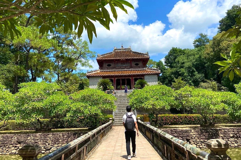 Tour in barca del drago di Hue: Fiume dei Profumi, Tombe Reali, Pagoda