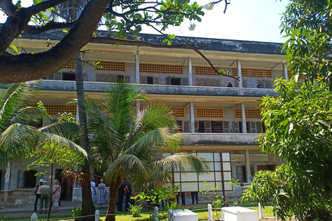 Phnom Penh : visite guidée de 2 jours avec le palais royal et le marché