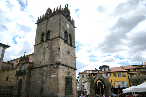 Braga & Guimarães Tour: Small Historical Group Tour