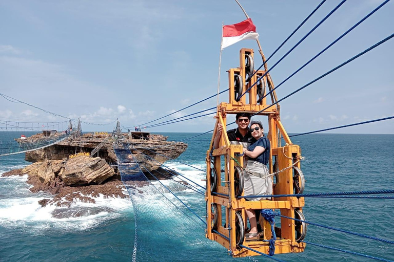 YOGYAKARTA: GONDELFAHRT TIMANG BEACH PRIVATE TOURENLABUAN BAJO AUSFLÜGE : TAGESSEEFAHRT