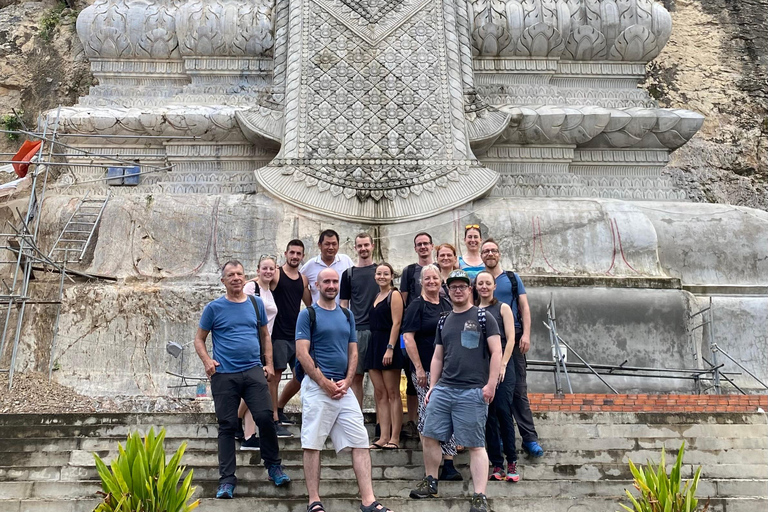 Battambang: Bamboo Train, City Tour, Home Lunch and Bat Cave