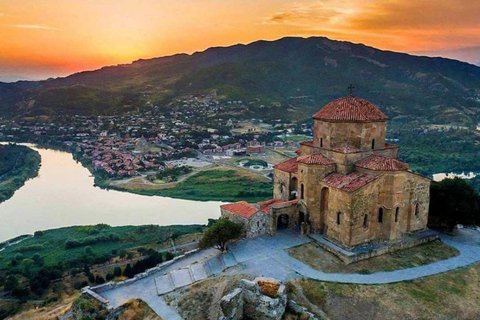 De Tbilisi: Viagem de 1 dia a Uplistsikhe, Gori e Mtskheta