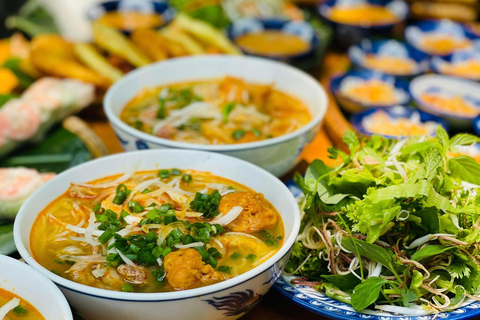 顺化市：顺化牛肉面工作坊 - 顺化传统美食之旅顺化牛肉面汤烹饪工作坊和当地市场之旅