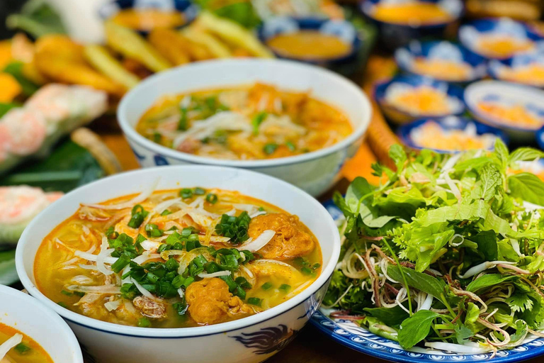 顺化市：顺化牛肉面工作坊 - 顺化传统美食之旅顺化牛肉面汤烹饪工作坊和当地市场之旅