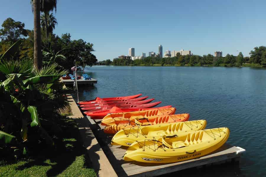 Austin: Kajak- und Kanuverleih am Lady Bird Lake. Foto: GetYourGuide