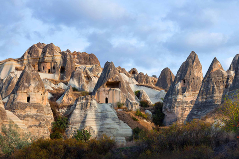 Cappadocië: Rode rondleiding (inclusief lunch, gids, entreegelden)