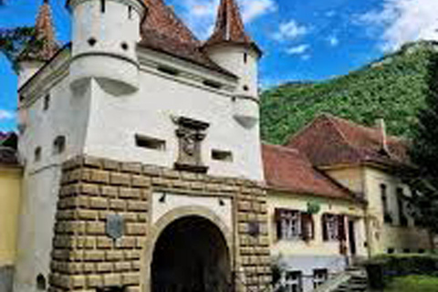 Brasov: Pet-Friendly Guided Walking Tour with Cable Car Ride