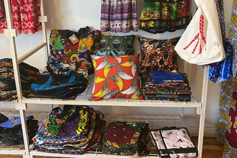 Nairobi: Cultural Shopping and Kazuri Beads Factory Tour Nairobi: Cultural Shopping and Cultural Dances Experience