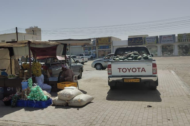 Muscat: Visit Sinaw Market, Izki Village, & Jarnan Cave Tour