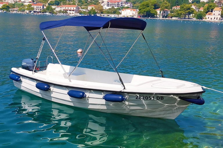Dubrovnik: Rent a fun and easy to use boat without license 8 hours - Without pickup