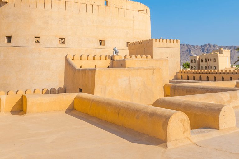 Goditi il tuo weekend: Tour di un giorno intero a Nizwa, Bahla e Hamra