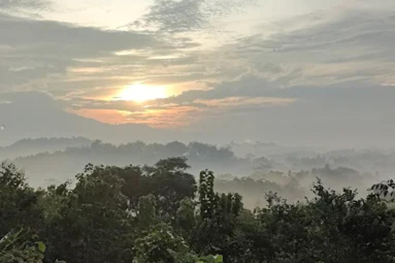 Magical Sunrise & Temple Tour: Barede, Borobudur, Prambanan