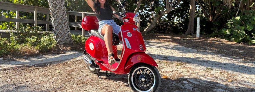 Saint-Pétersbourg : aventure en Vespa sur la plage avec itinéraire autoguidé