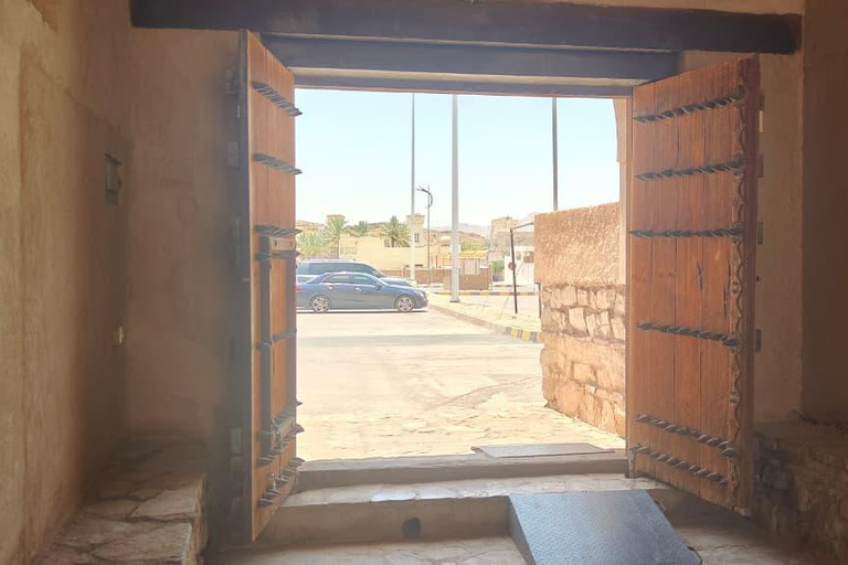Muscat: Green Mountain with Castle, Fossil & Villages Tour