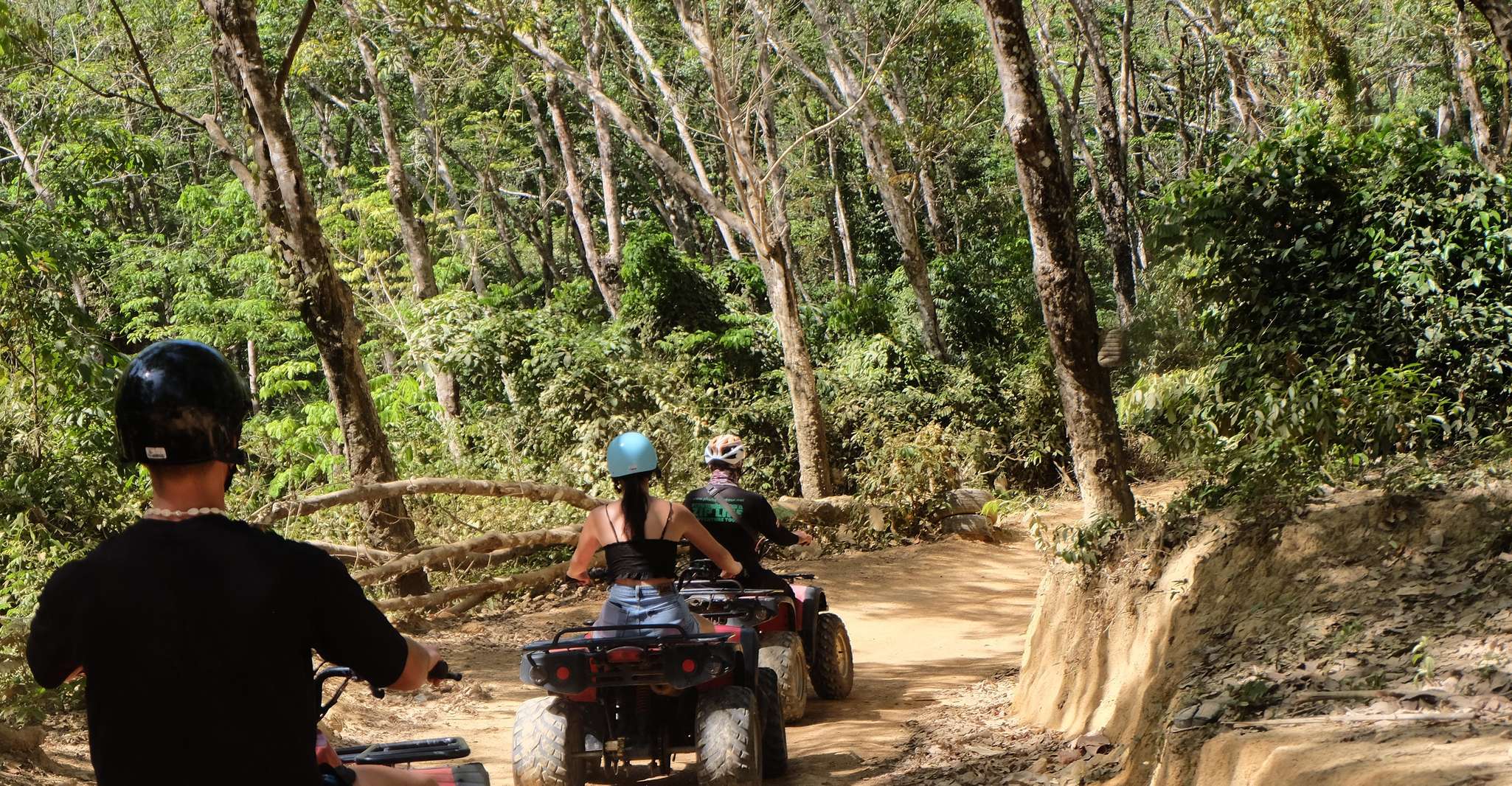 Phuket, Chalong Tempel, Big Buddha Besuch und ATV -Abenteuer - Housity