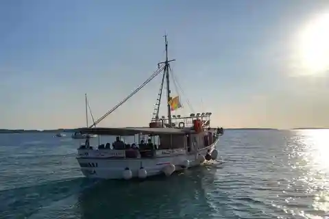 FAZANA Koralj DOLPHIN Båttur NP Brijuni