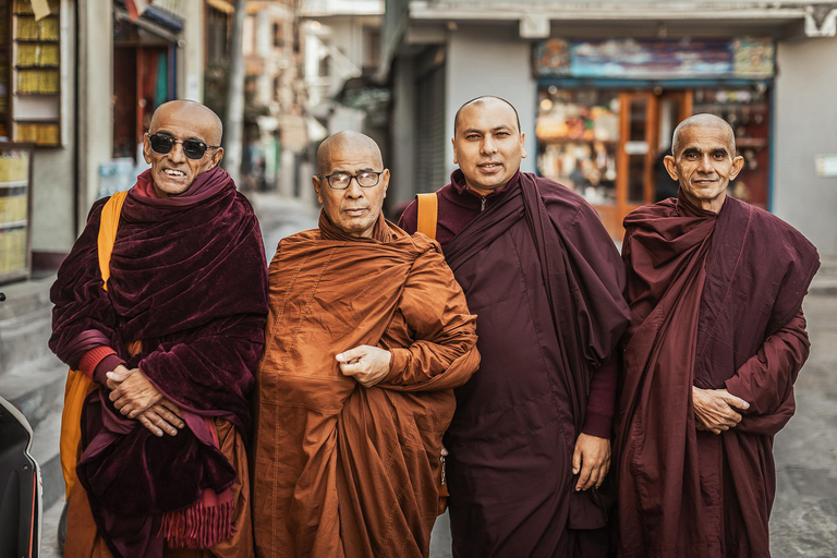 Kathmandu: Everest Eats Food Tour with 15+ Tastings
