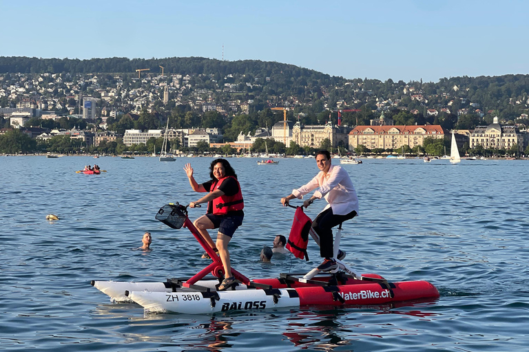 Waterbike op het meer van ZürichWaterfietstocht op het meer van Zürich - Tandem voor de hele dag