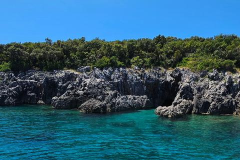 Budva Luxury Private Boat Tour with Snorkeling and SUP Budva: Private Traditional Boat Tour with Snorkeling and SUP