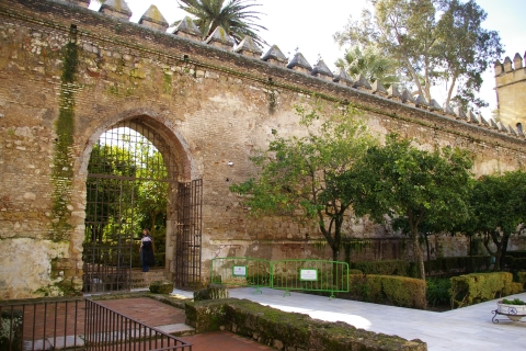 Cordóba: tour guiado jardines y fortaleza Reyes CatólicosTour guiado a los jardines y la fortaleza en español