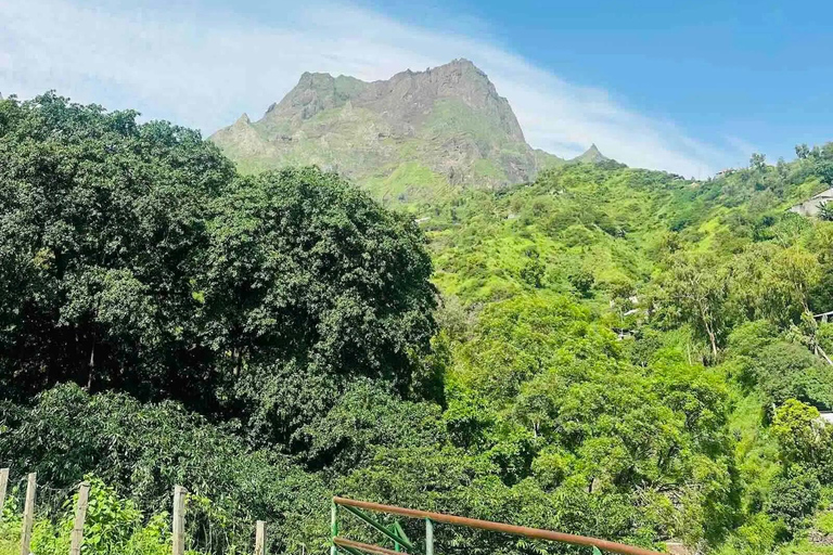 Pico d’Antónia Advanced Hike: Summit Ascent & Panoramic View