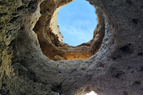 Lagos: Ponta da Piedade Grotto 1-timmes tur med lokal guideDelad gruppresa