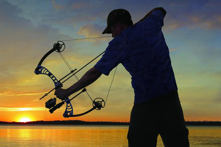 Bolgoda: Nighttime Bowfishing Boat Tour with Equipment