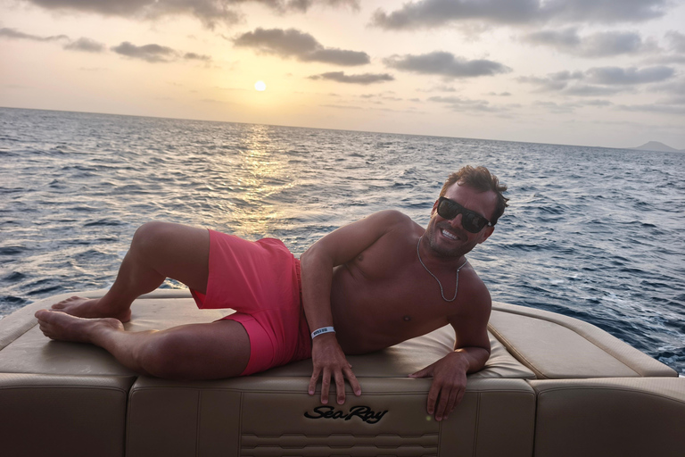 Intimate cruises along the coast the only one on Sal Island! Cruise 6h - Drinks, Snacks, Local platter coast only one on!