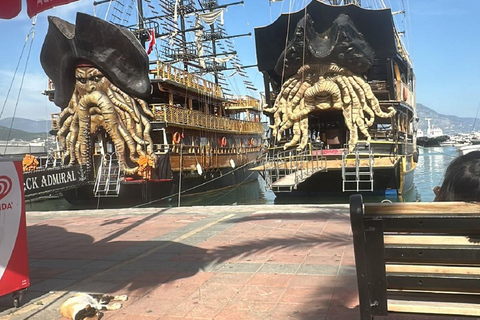 Alanya: romantic and party Boat with Lunch Drinks,Transfers Alanya: PirateBoat Trip Lunch Swimming Breaks (No transfer)