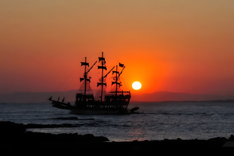 Alanya: Sunset Pirate Boat Cruise with Dinner