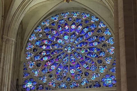 Paris: Führung durch das Innere von Notre-Dame in kleinen Gruppen (max. 5 Personen)Innenbesichtigung der Kathedrale Notre-Dame in Kleingruppe auf Französisch