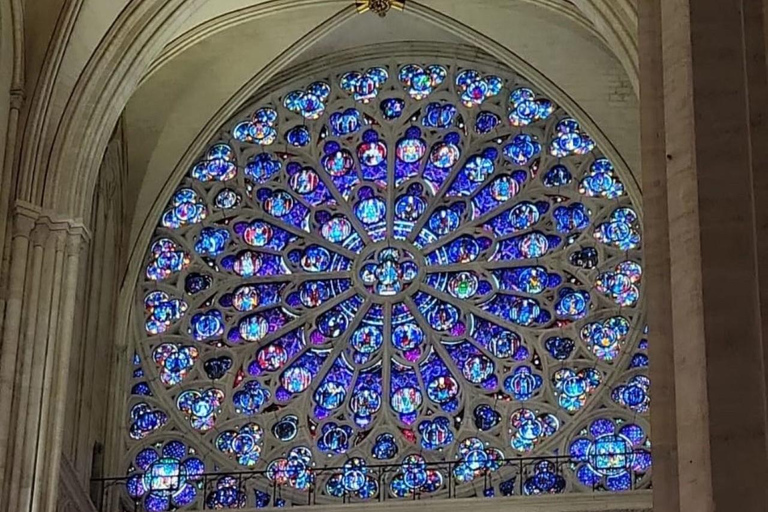 Paris: Führung durch das Innere von Notre-Dame in kleinen Gruppen (max. 5 Personen)Innenbesichtigung der Kathedrale Notre-Dame in Kleingruppe auf Französisch