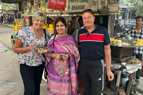 Wedding Wear & Bollywood Glam Shopping Tour (Women-Led Tour) Wedding Wear & Bollywood Glam Shopping Tour (Half-Day Tour)