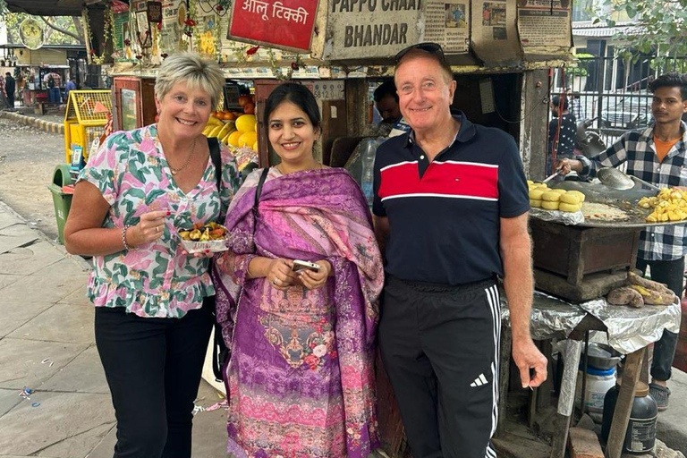 Wedding Wear & Bollywood Glam Shopping Tour (Women-Led Tour) Wedding Wear & Bollywood Glam Shopping Tour (Half-Day Tour)