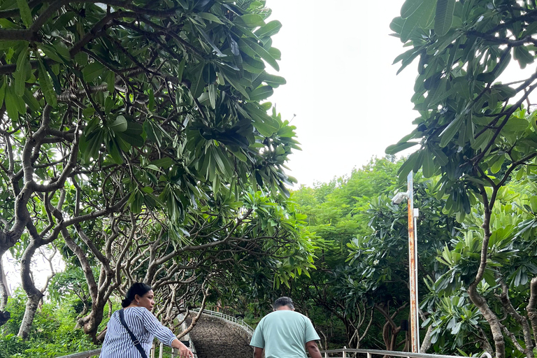 Vung Tau Tour Privado de la Ciudad y Comida Callejera con Guía FemeninaSe excluyen los alimentos