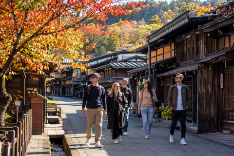 Takayama: Private Old Town, Temples & Autumn Colors Walk